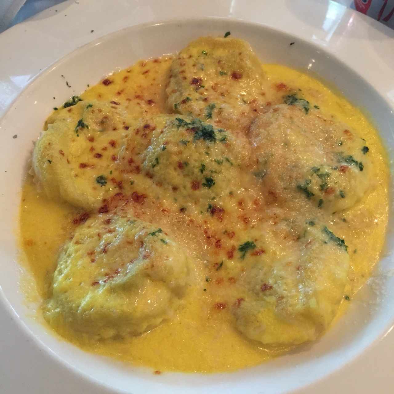 Raviolis rellenos de langosta a la Paulina