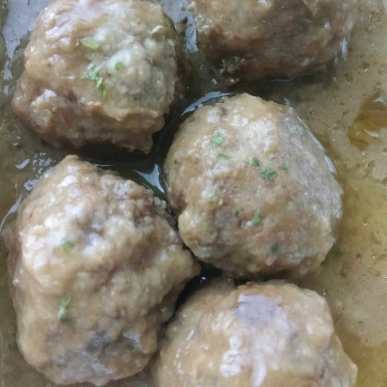 Albóndigas con salsa de vino.