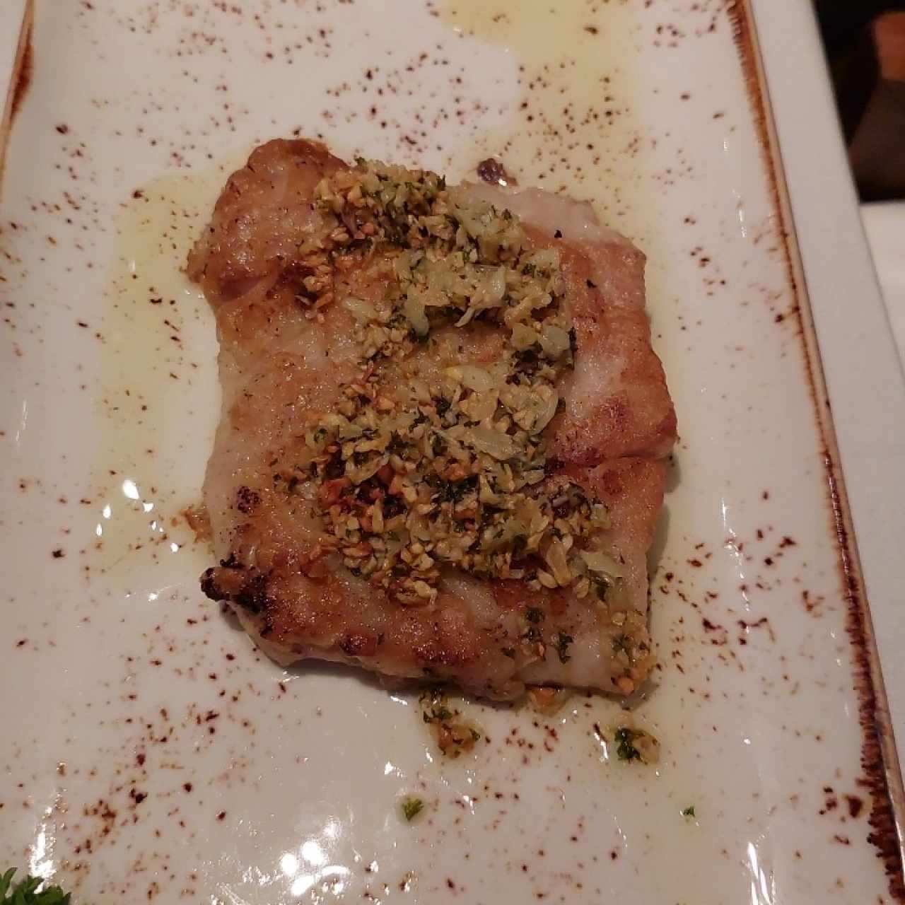 Corvina a la Bilbaína o Corvina con Hongos y Cebolla