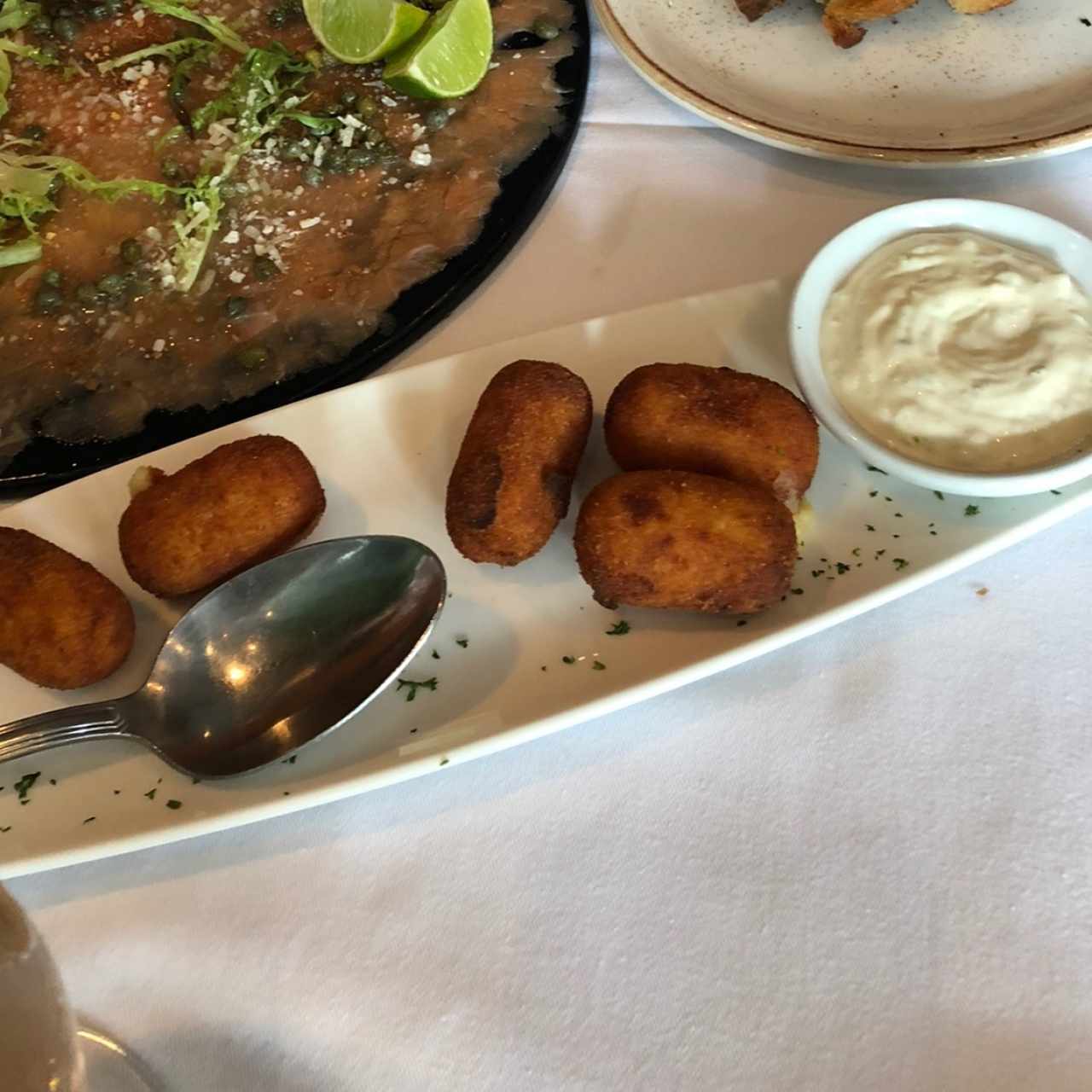 Croquetas de Bacalao o Croquetas de Jamon Serrano