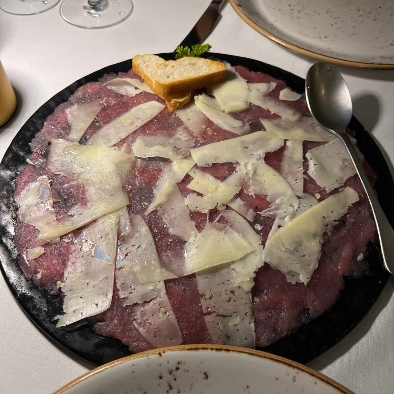 Carpaccio de Atún con Manchego