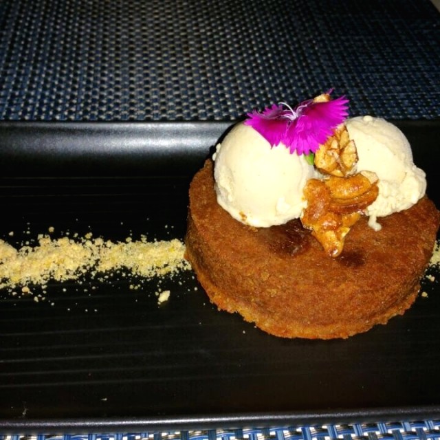 Tarta de Pepita de Marañón con Helado de Queso Crema