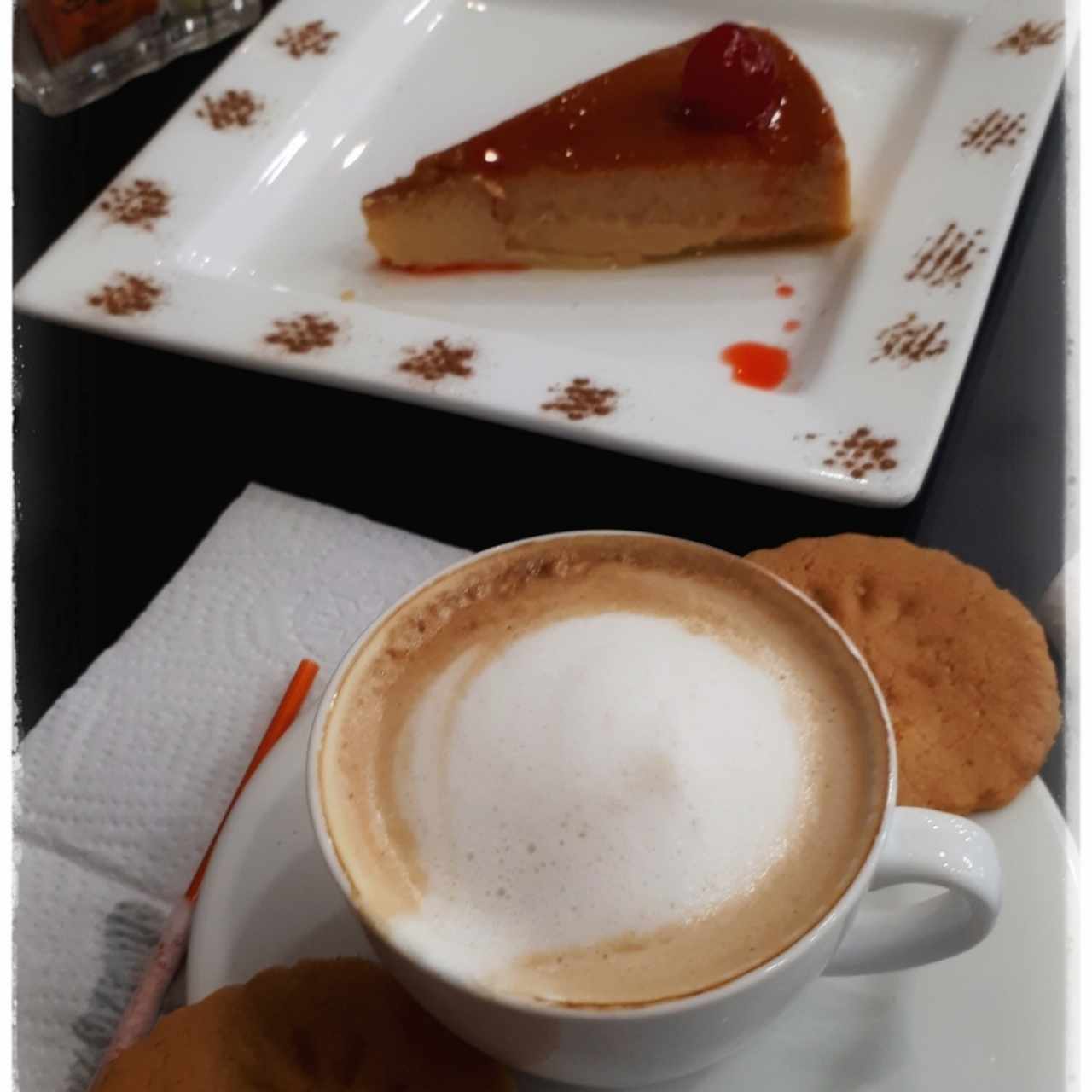 Capuccino y Flan de la casa 