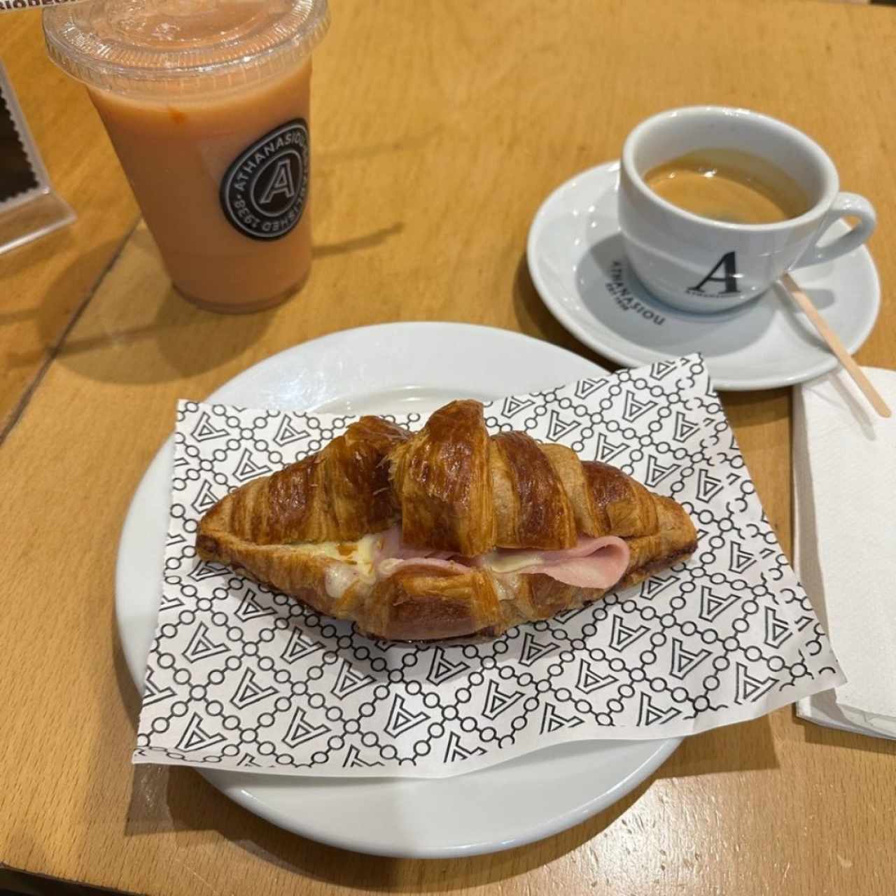 Croissant de Jamón y Queso