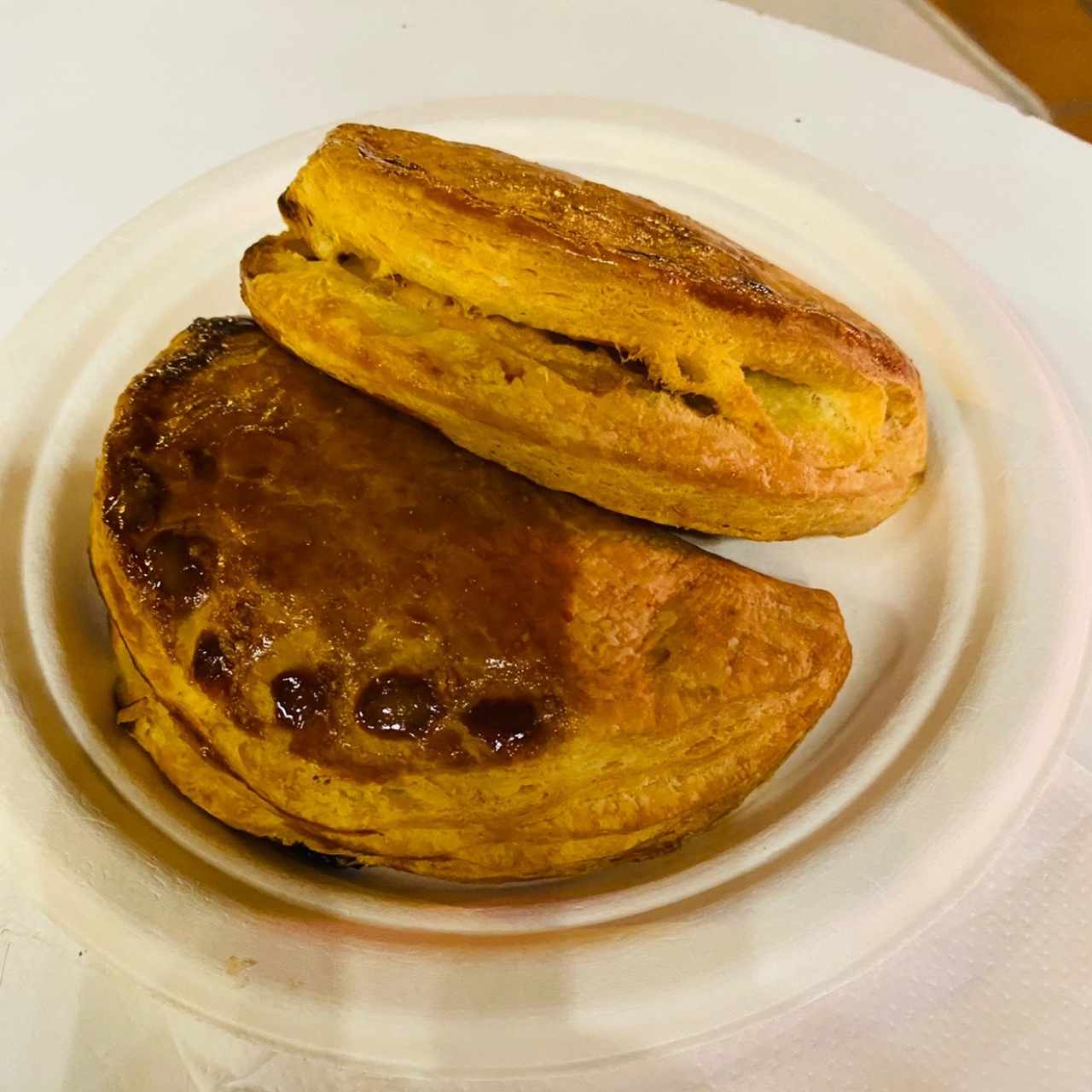 Empanadas de pollo y carne.