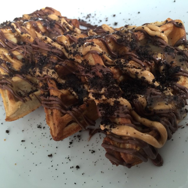 Waffles con m. De mani, oreo, nutella