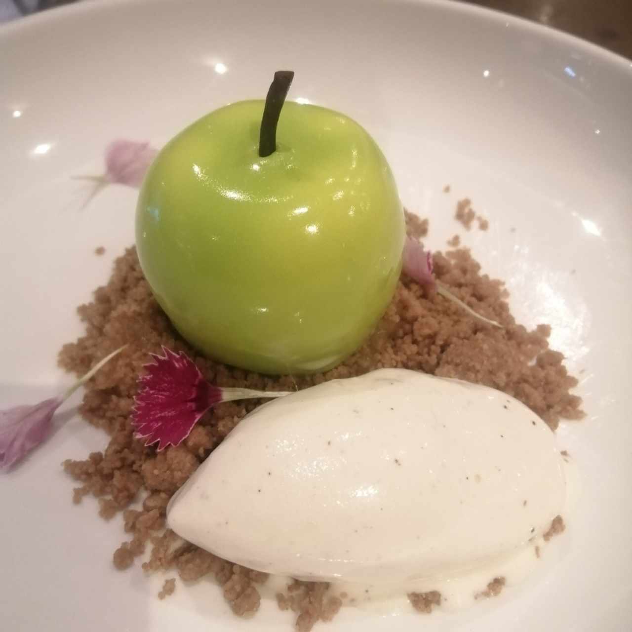 Pie de manzana con helado 