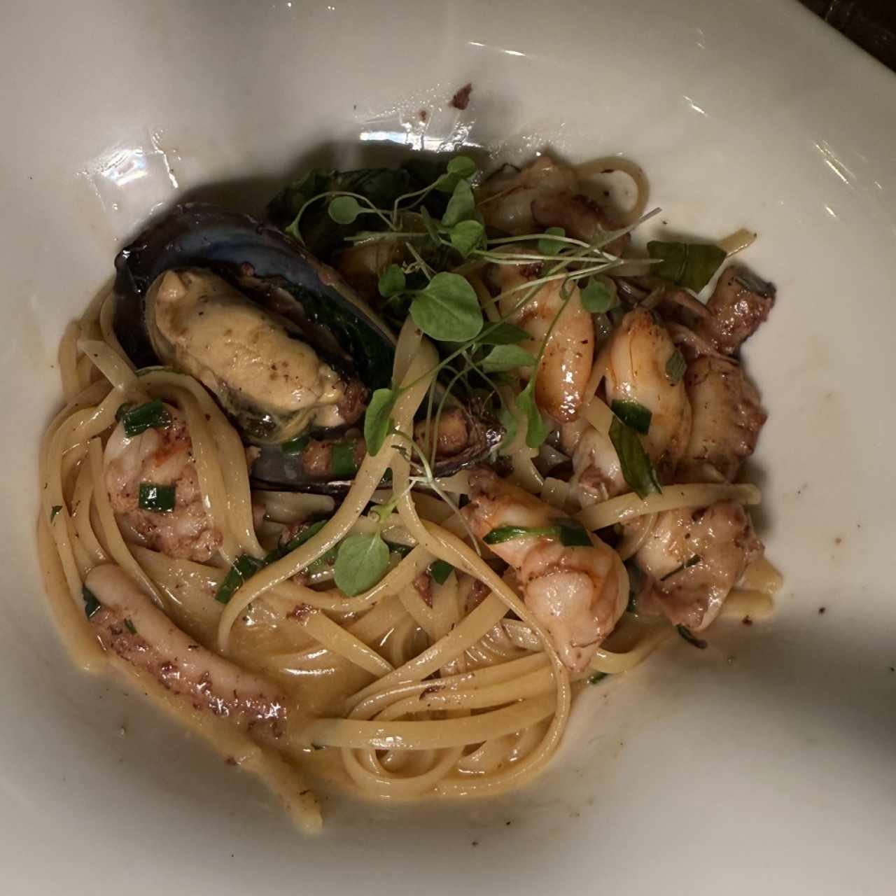 Linguini Aglio e Olio Frutto di Mare