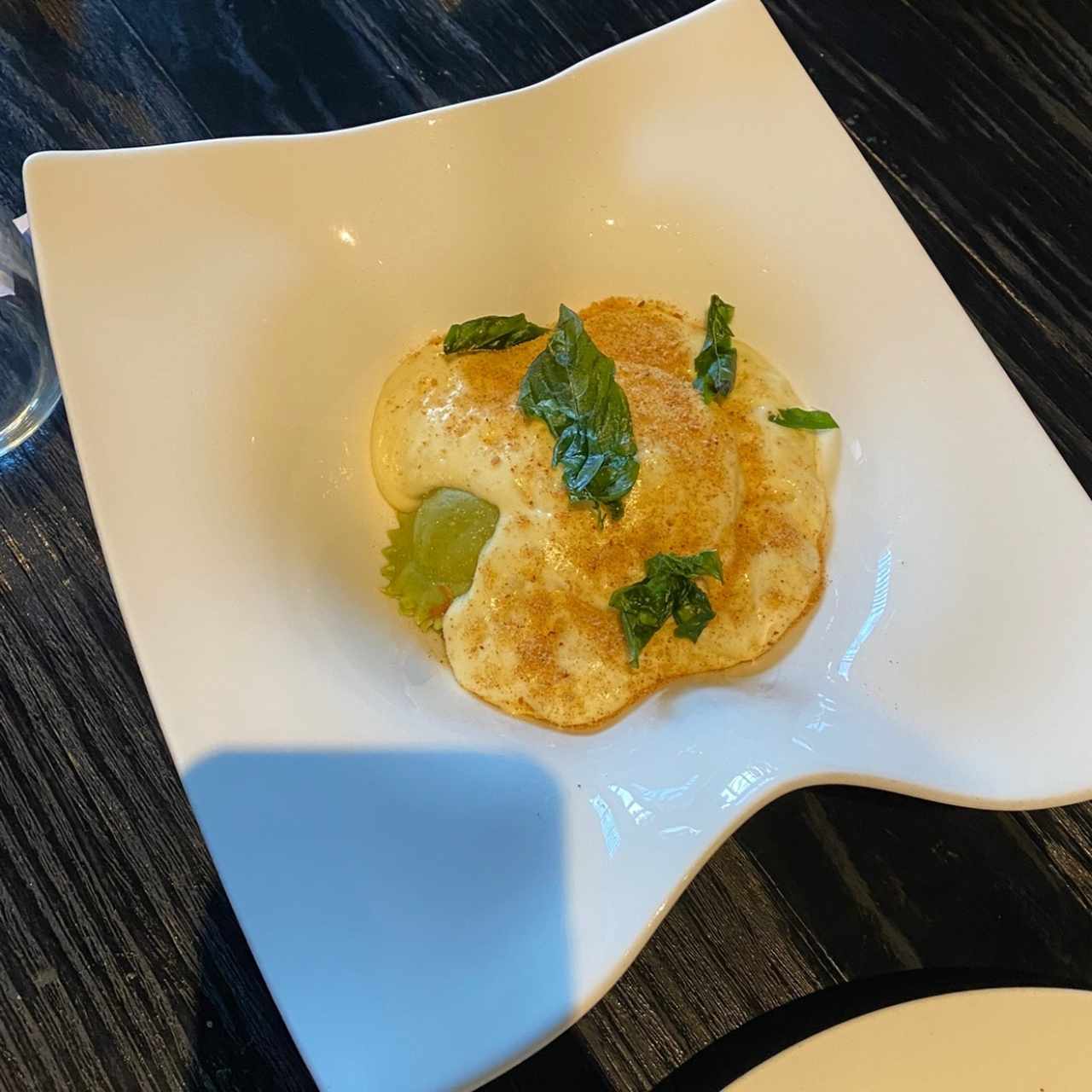 Ravioloni relleno de Burrata y Tomates Secos