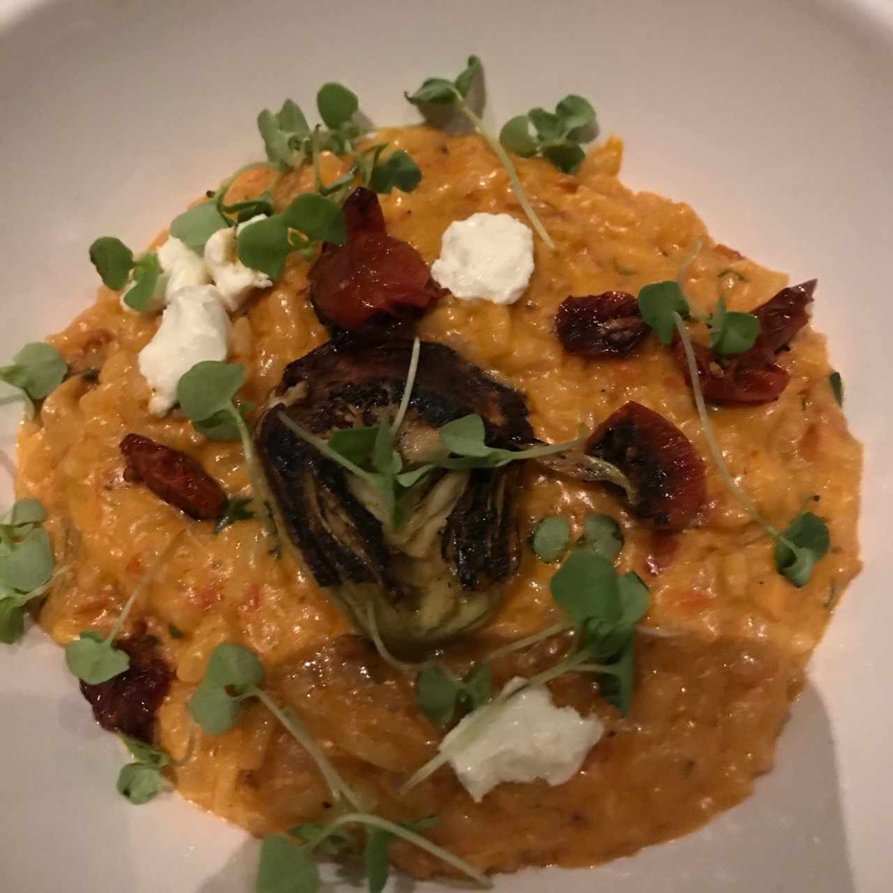 Risotto de tomates y queso de cabra