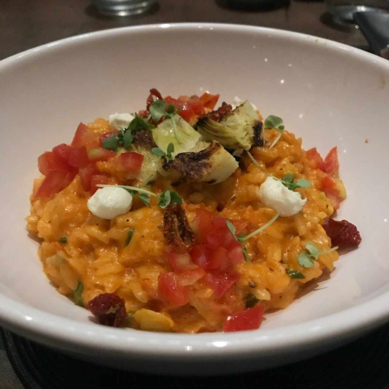 Risotto de tomates y queso de cabra