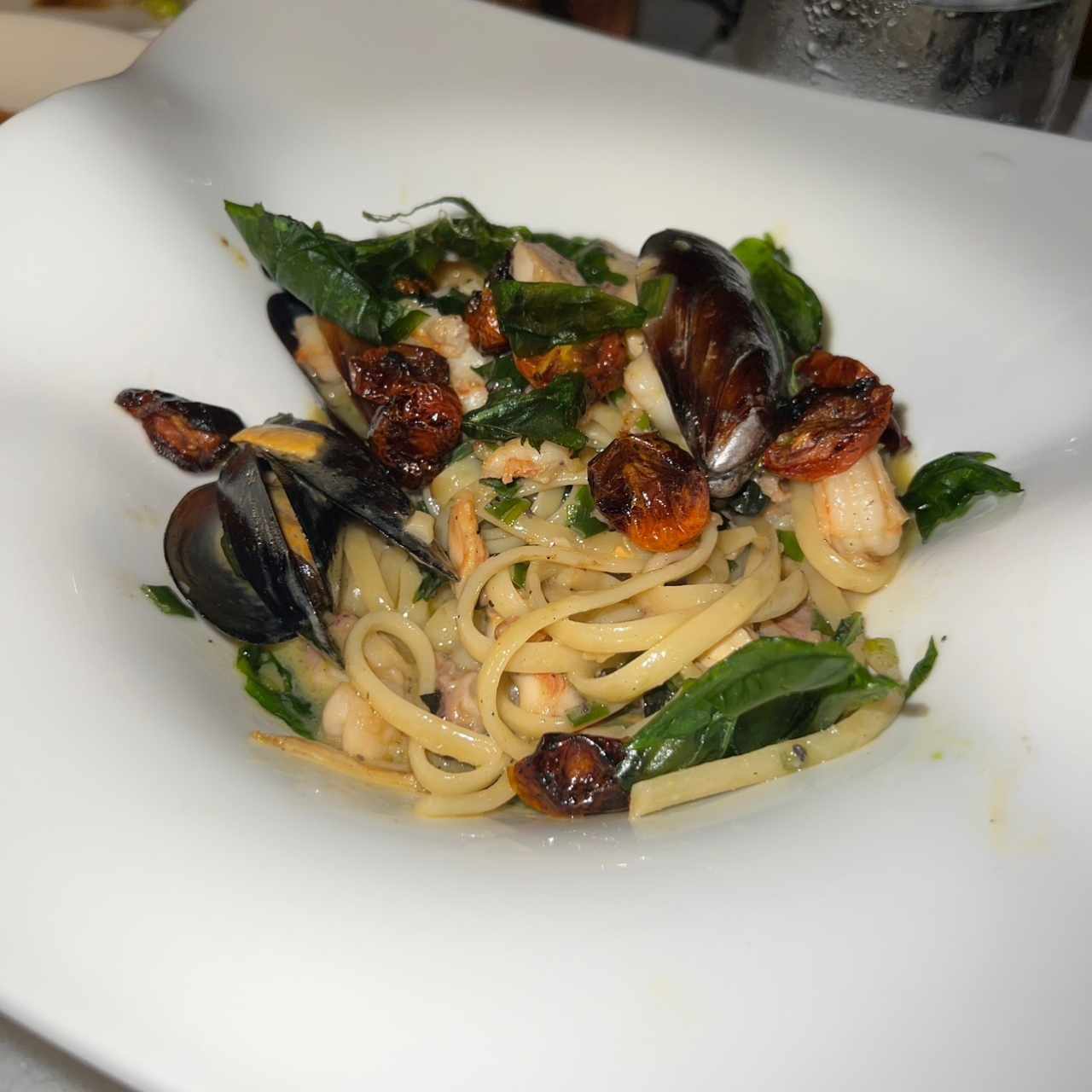 Linguini Aglio e Olio Frutto di Mare