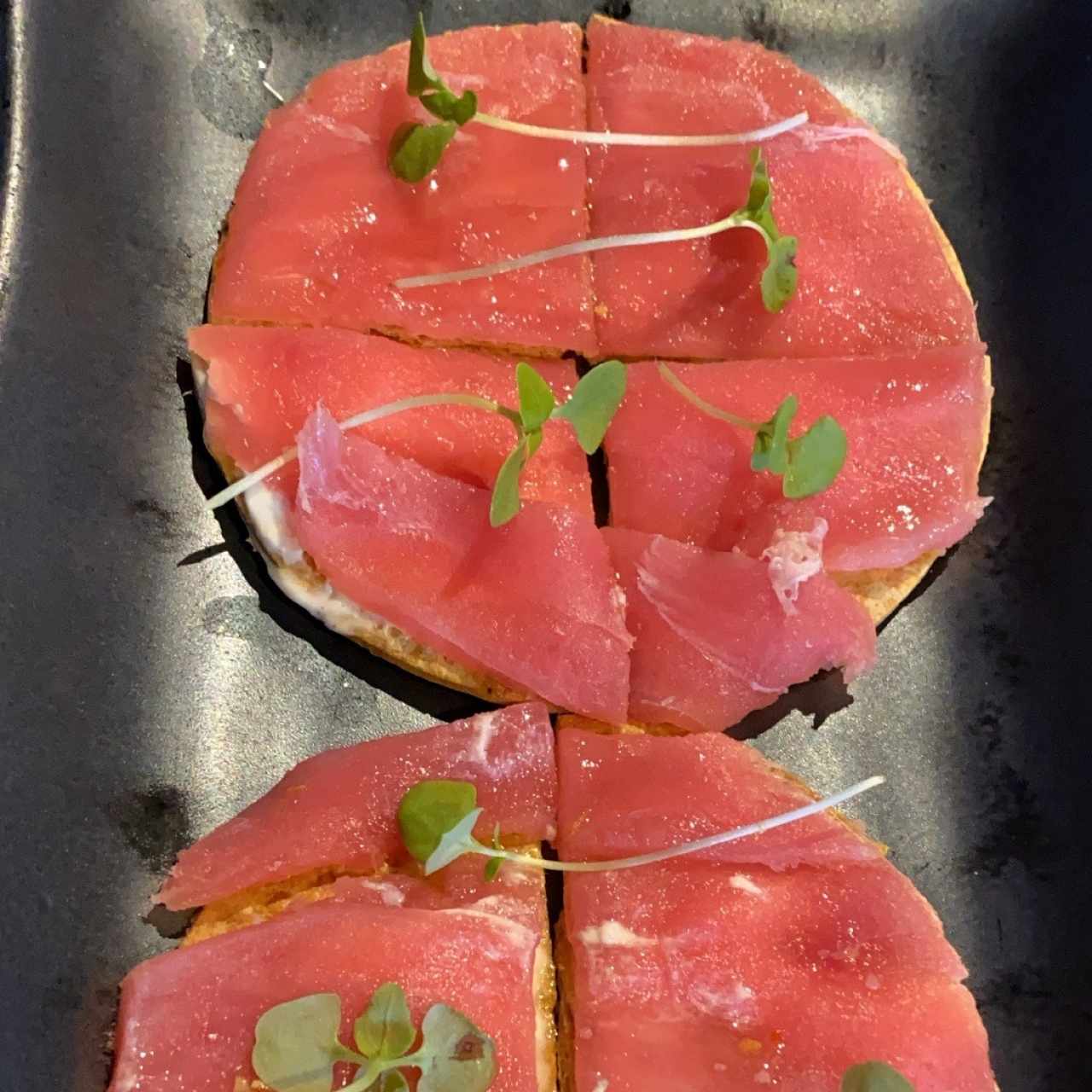 Crudos - Tuna Pizza