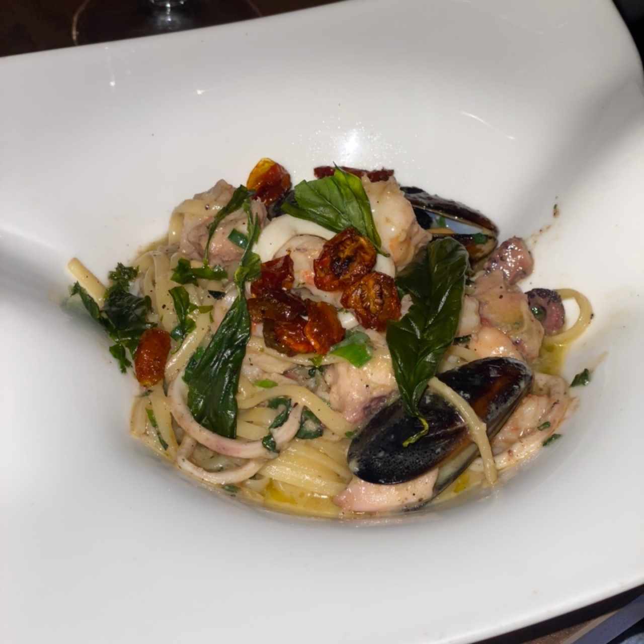 Linguini aglio e olio frutto di mare