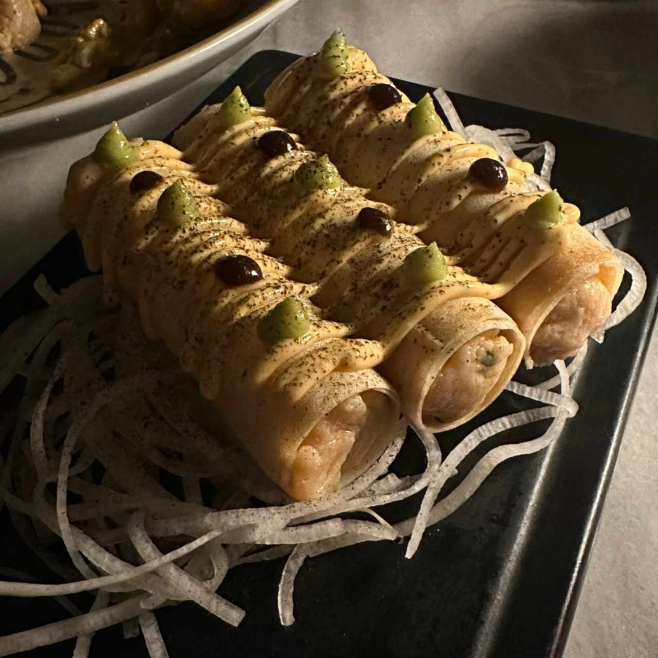 Salmón Crispy Rolls