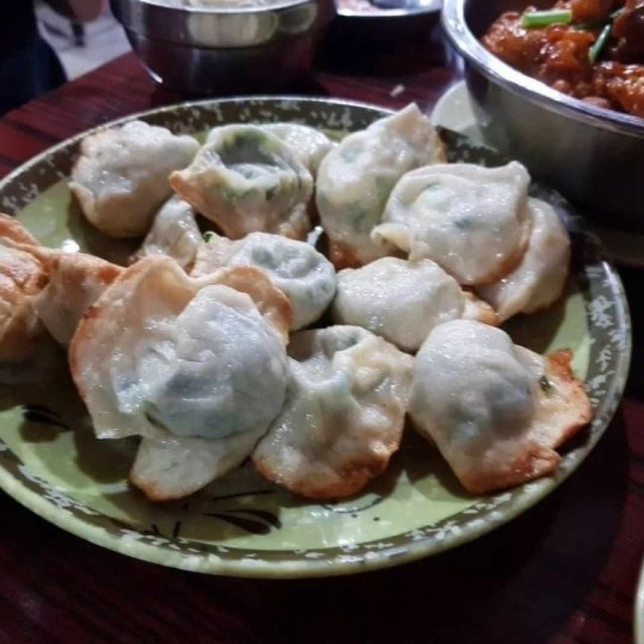 Dumplins de puerco y cebollina