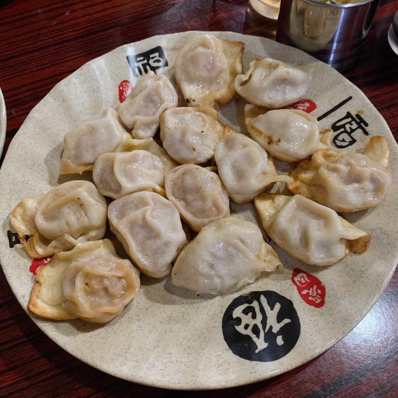 Dumplings fritos de kimchi y puerco