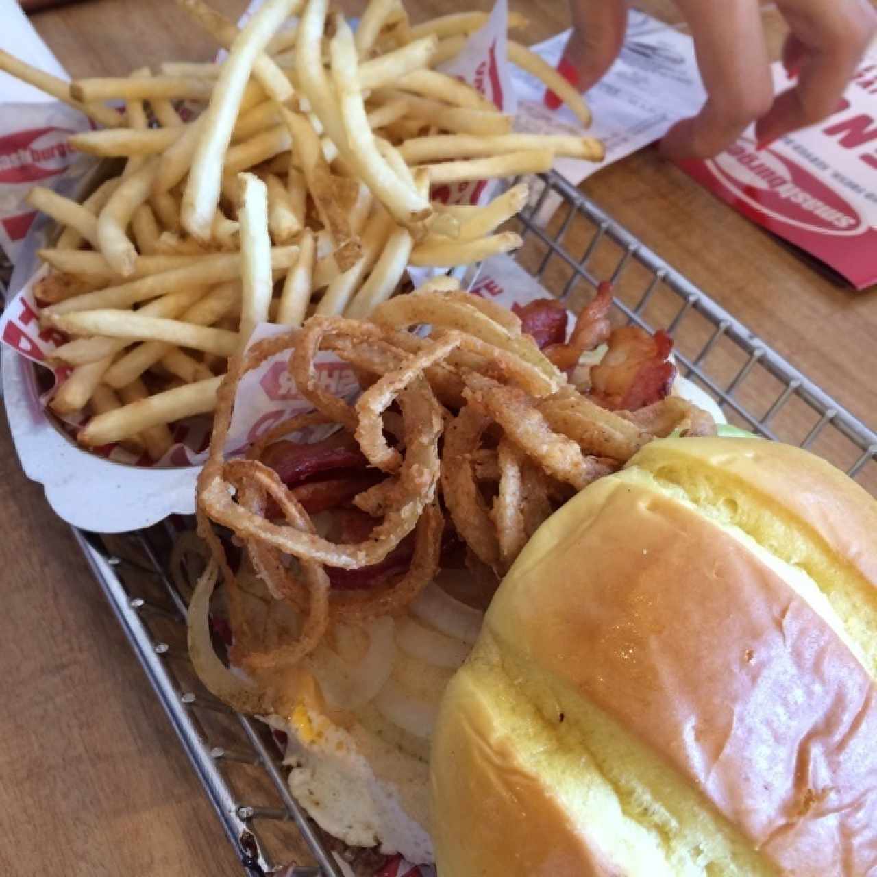 Hamburgesa Panamá con papas