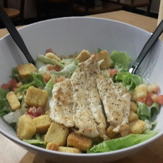 Ensalada César con pollo 