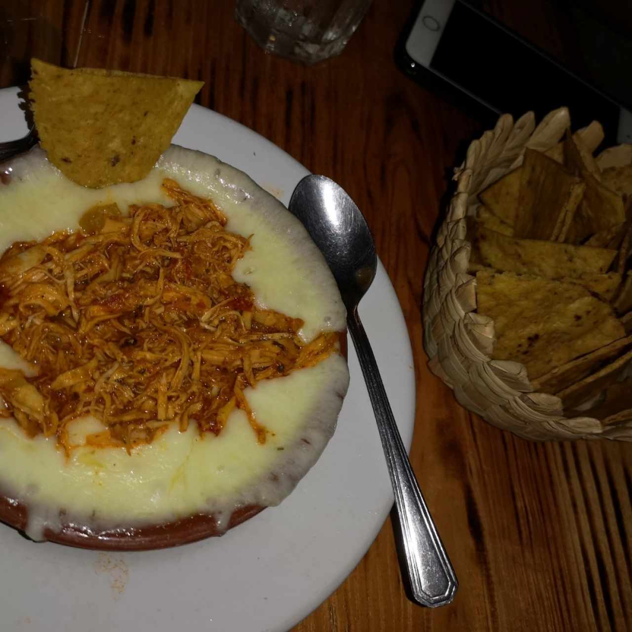 Queso fundido con pollo