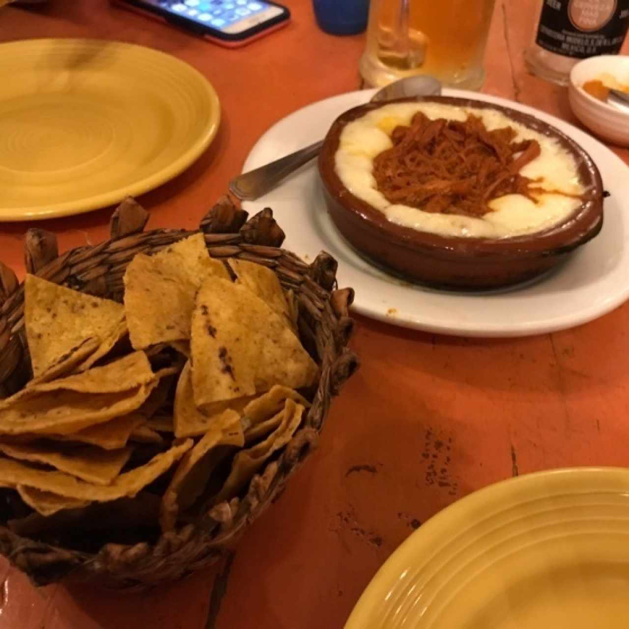 Queso fundido con carne