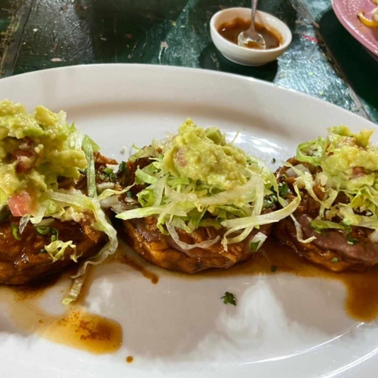 Sopes de carne desmechada