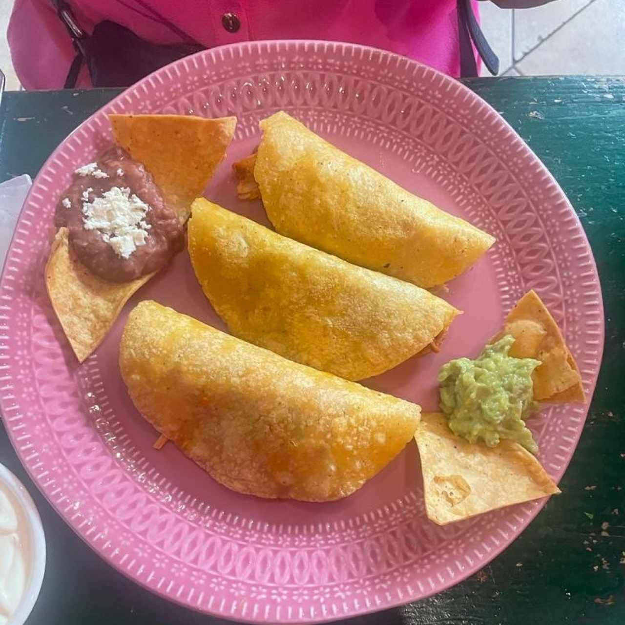 TACOS SUAVE MIXTOS (Frescas Tortillas de Maíz, con Carne, Puerco y  Pollo acompañado de Guacamole y Frijoles Refritos)