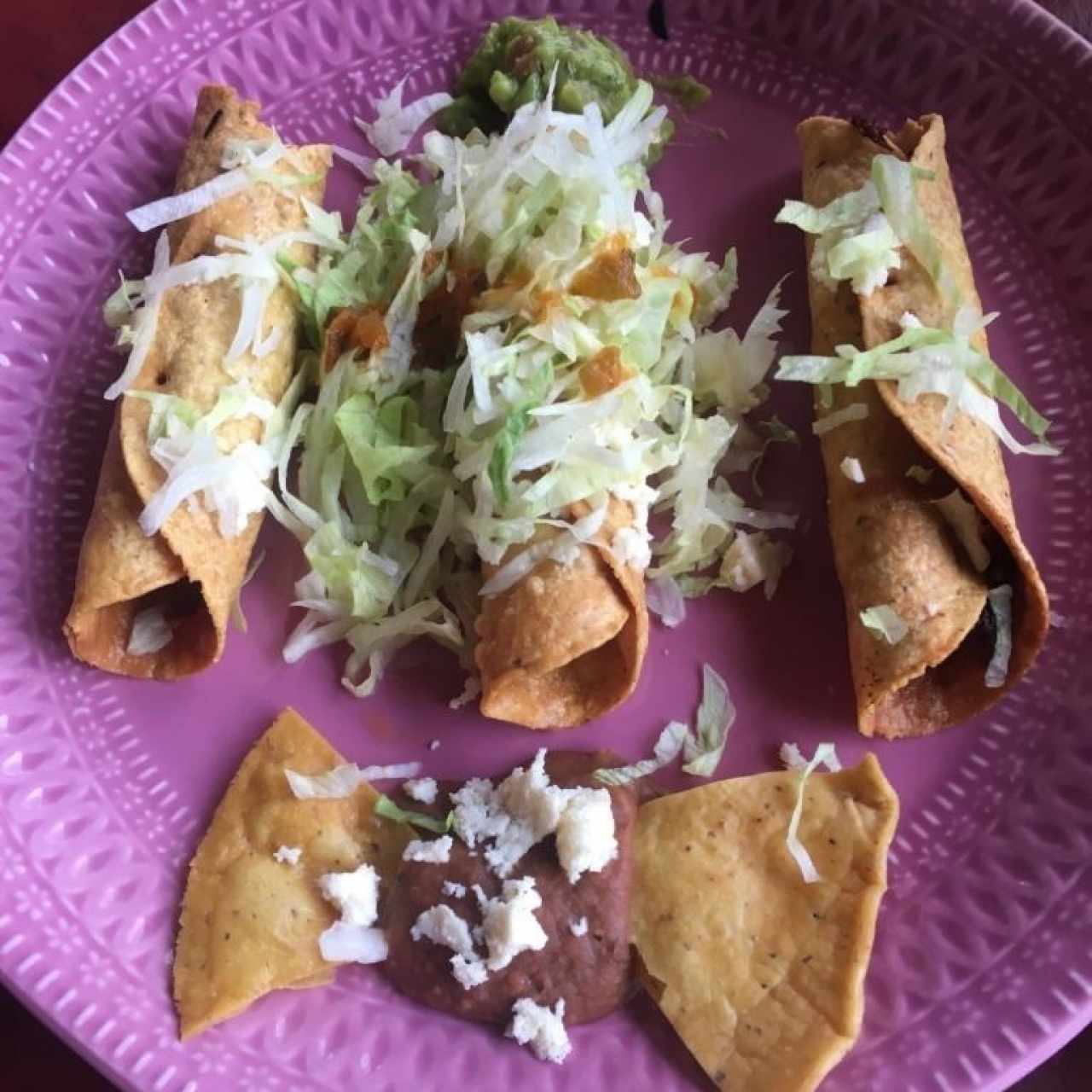 Taquitos duros de pollo