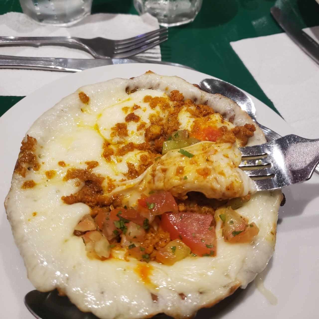 QUESO FUNDIDO CON CHORIZO