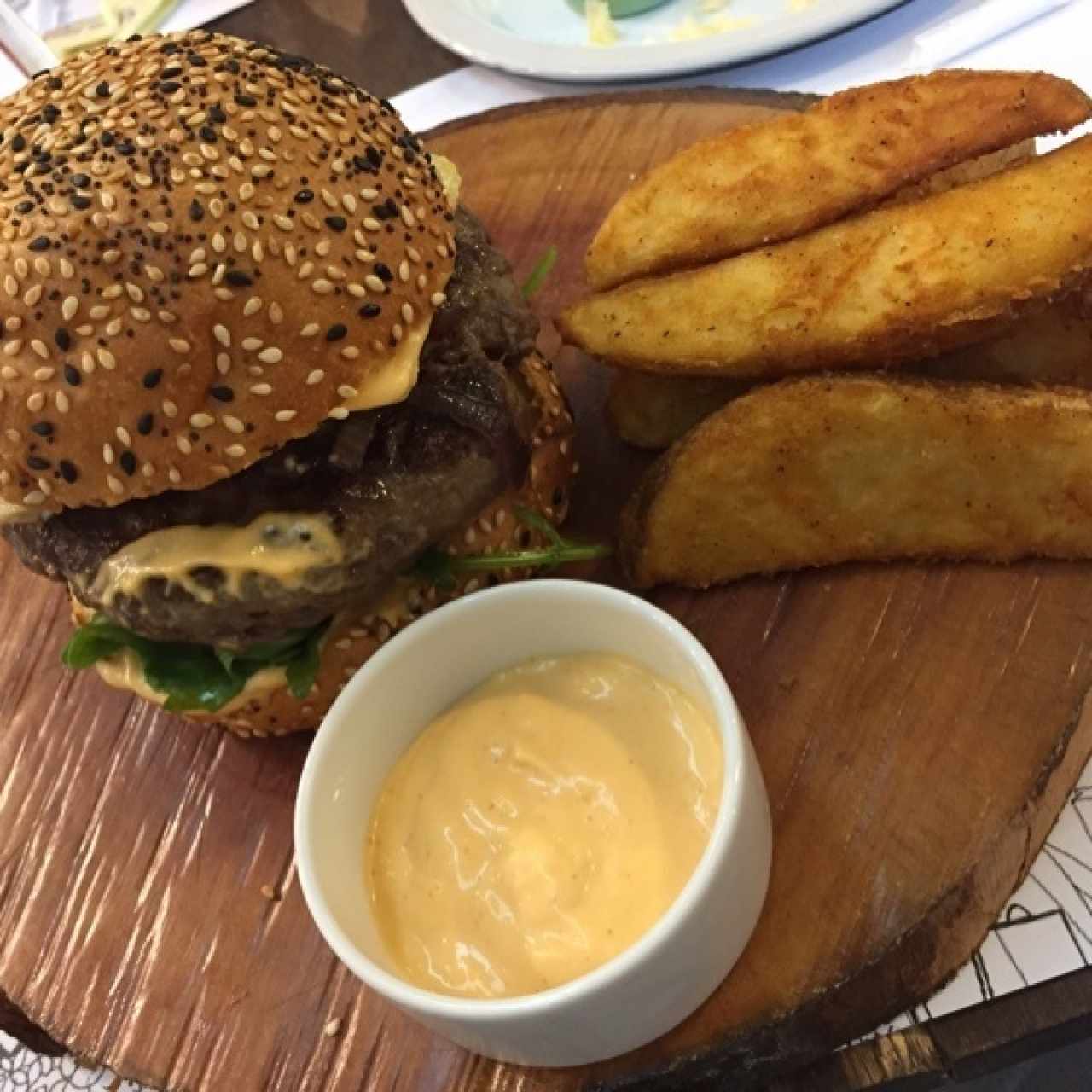 Fuertes - Hamburguesa de Res