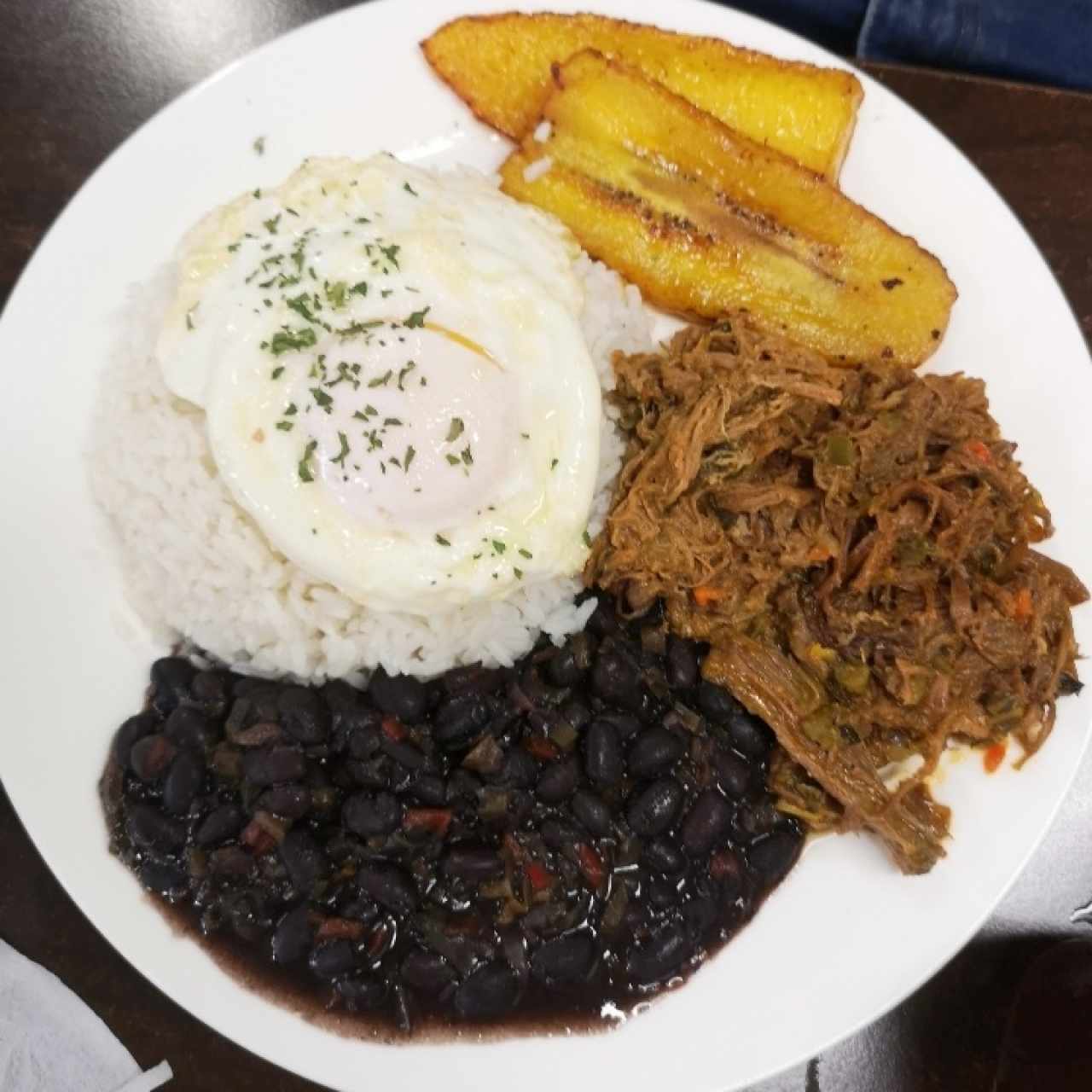 plato pabellón 