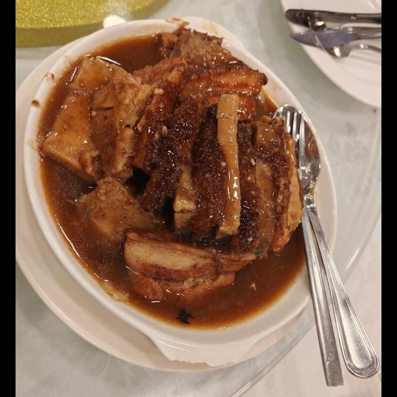 Puerco cauyuk con otoe