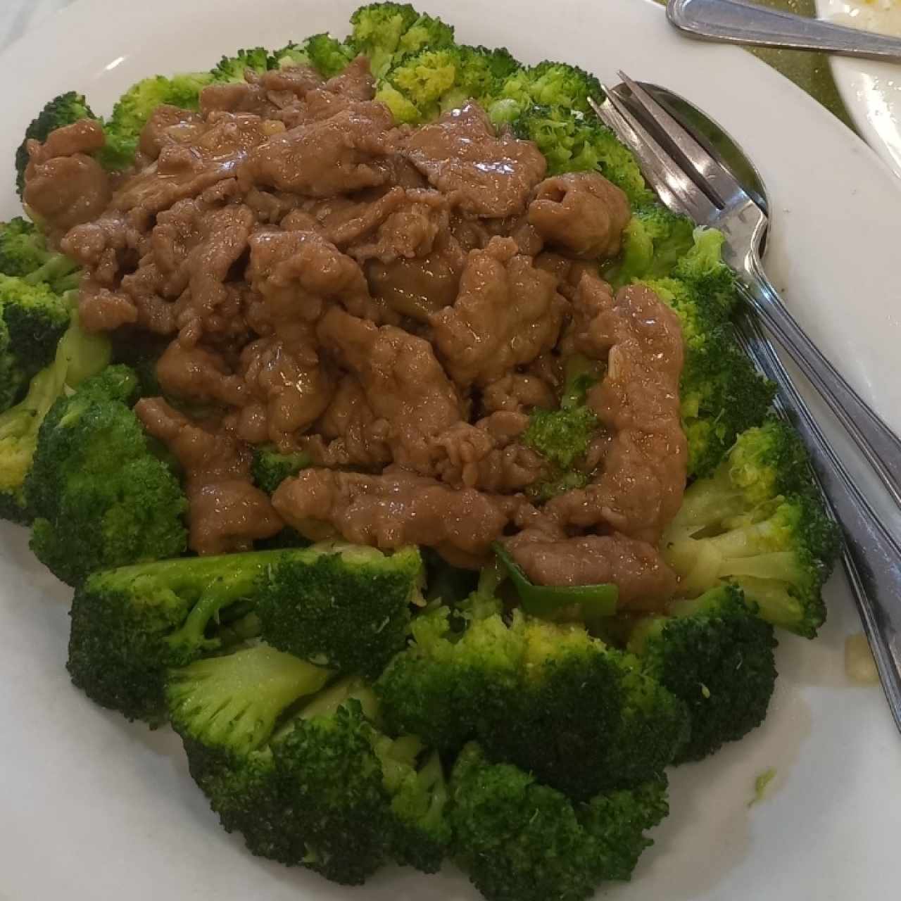 carne con broccoli