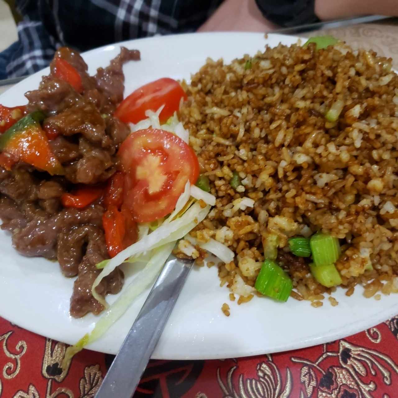 Combo Bistec Picado con Arroz Yan Chaw