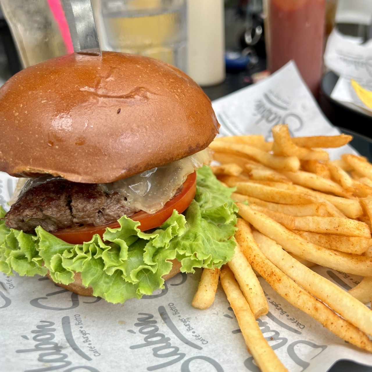 Top Burgers - Madrileña