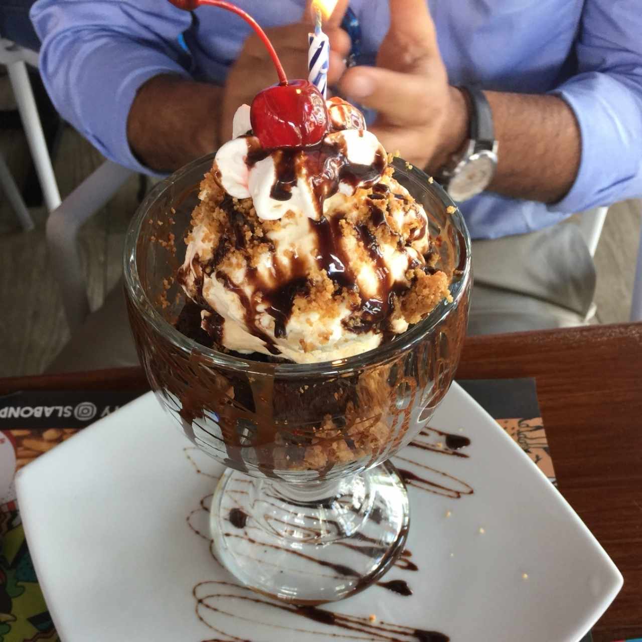 Brownie con helado