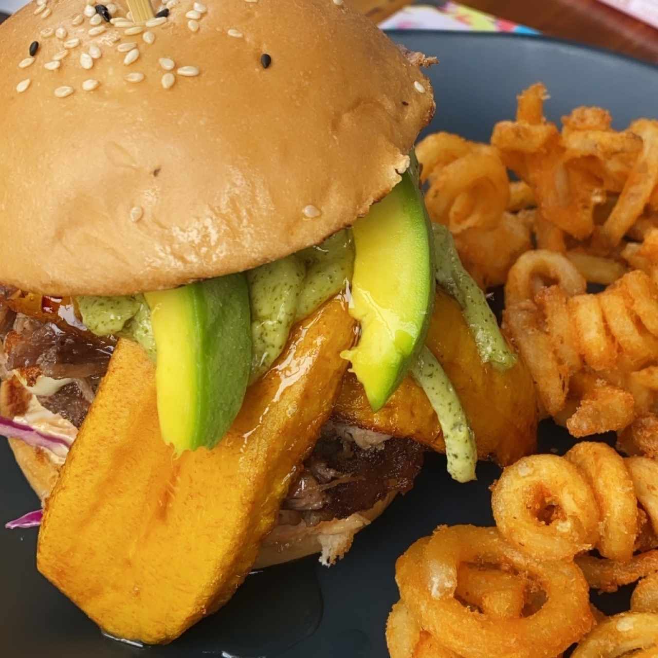 Signature Burgers - La Panameña