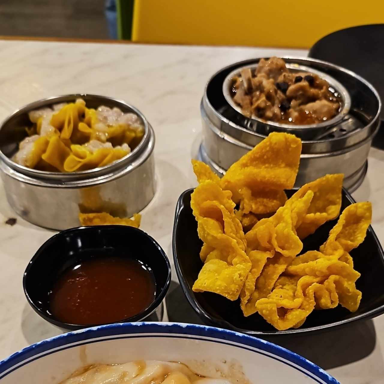 siu mai, costillas y wanton relleno