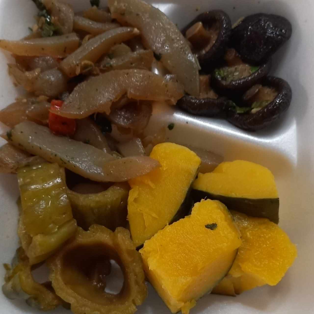 calabaza, pepino amargo, hongos y algas