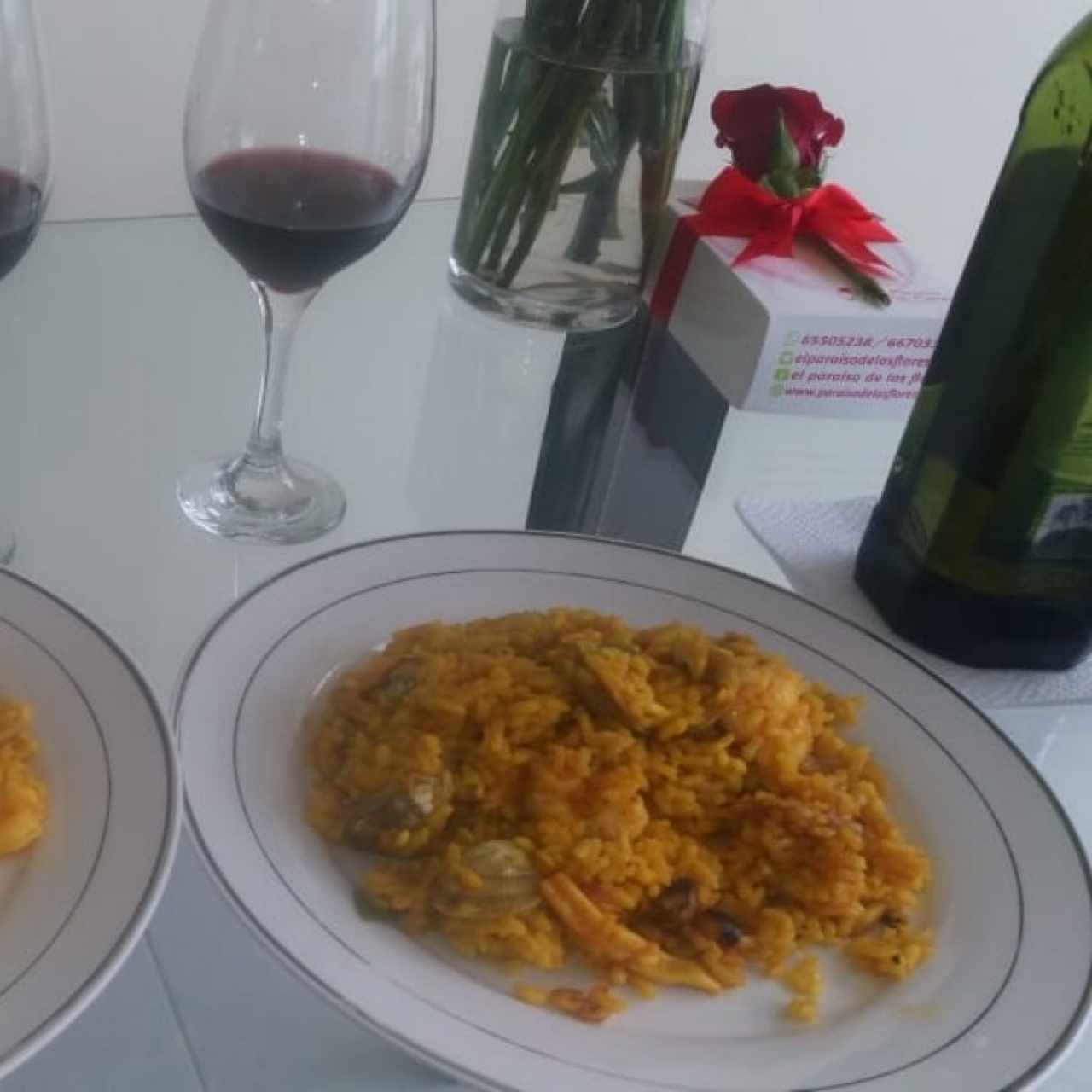 Paella (carne. mariscos o mixta)