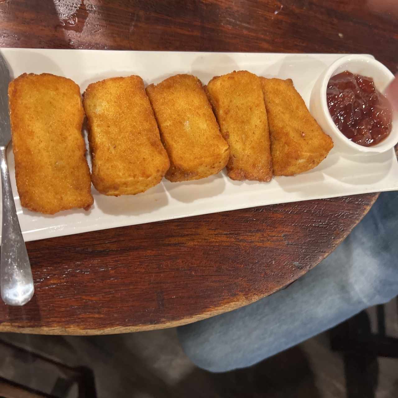 Queso Camenbert con mermelada de fresa