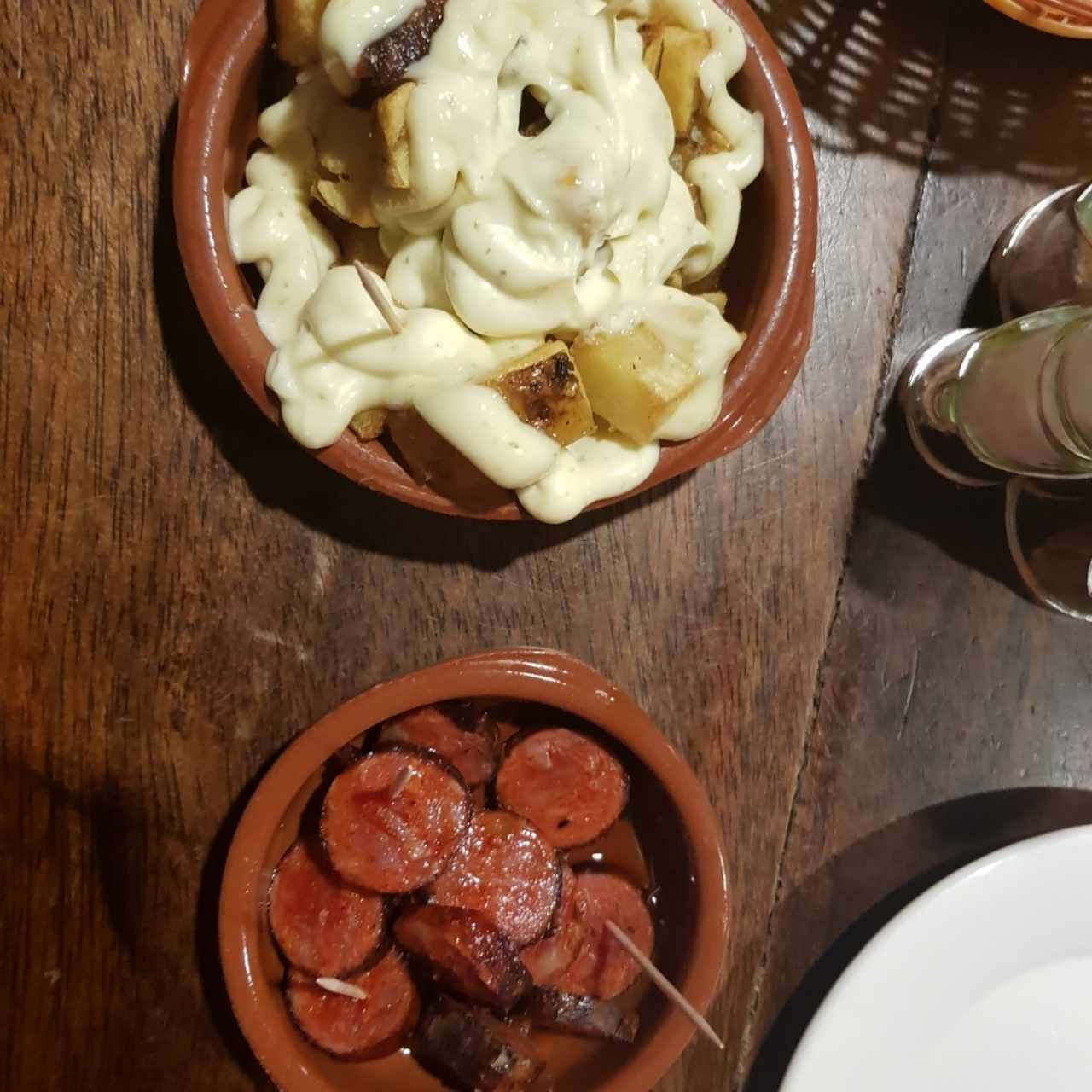 papas alioli y chorizo 