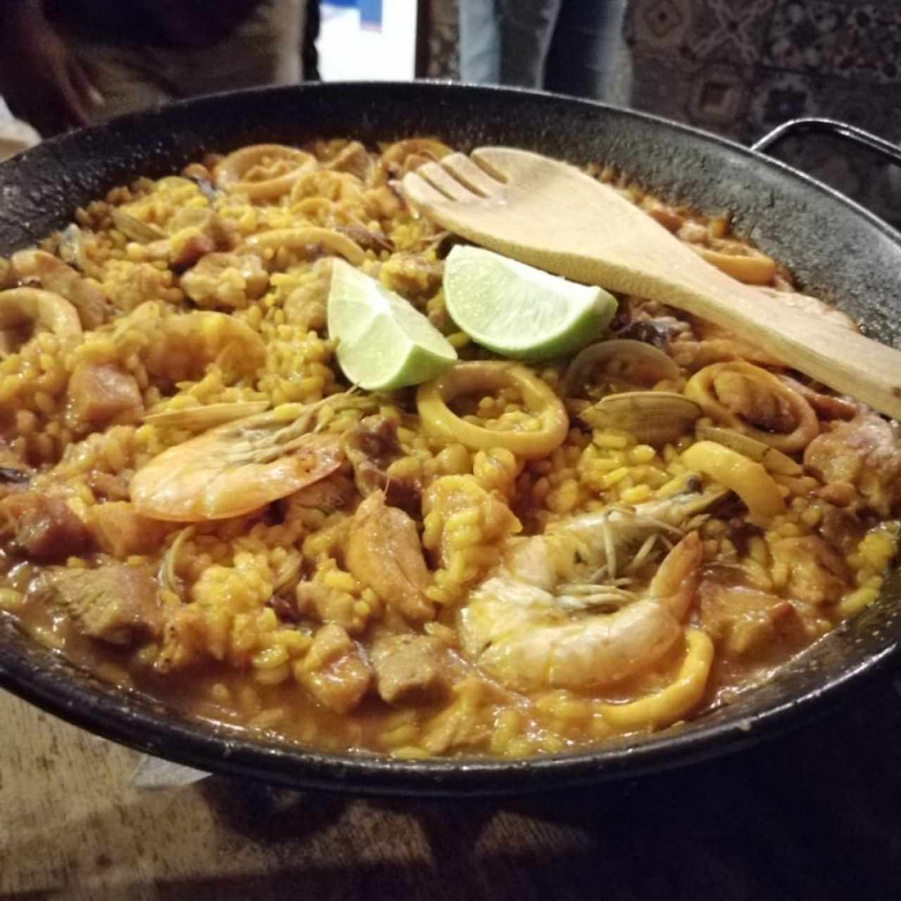 Paella mixta