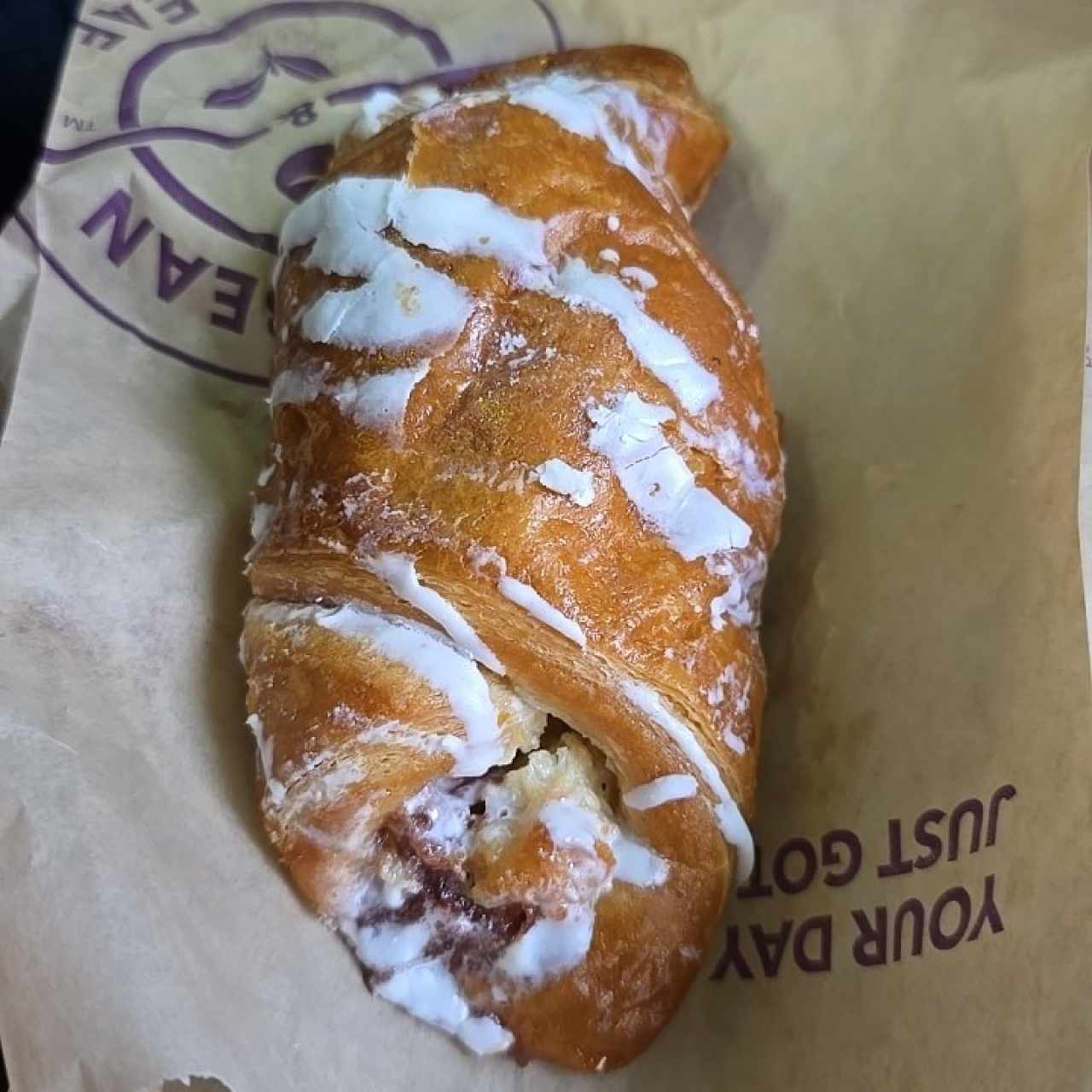 Croissant de Queso Crema y Guayaba