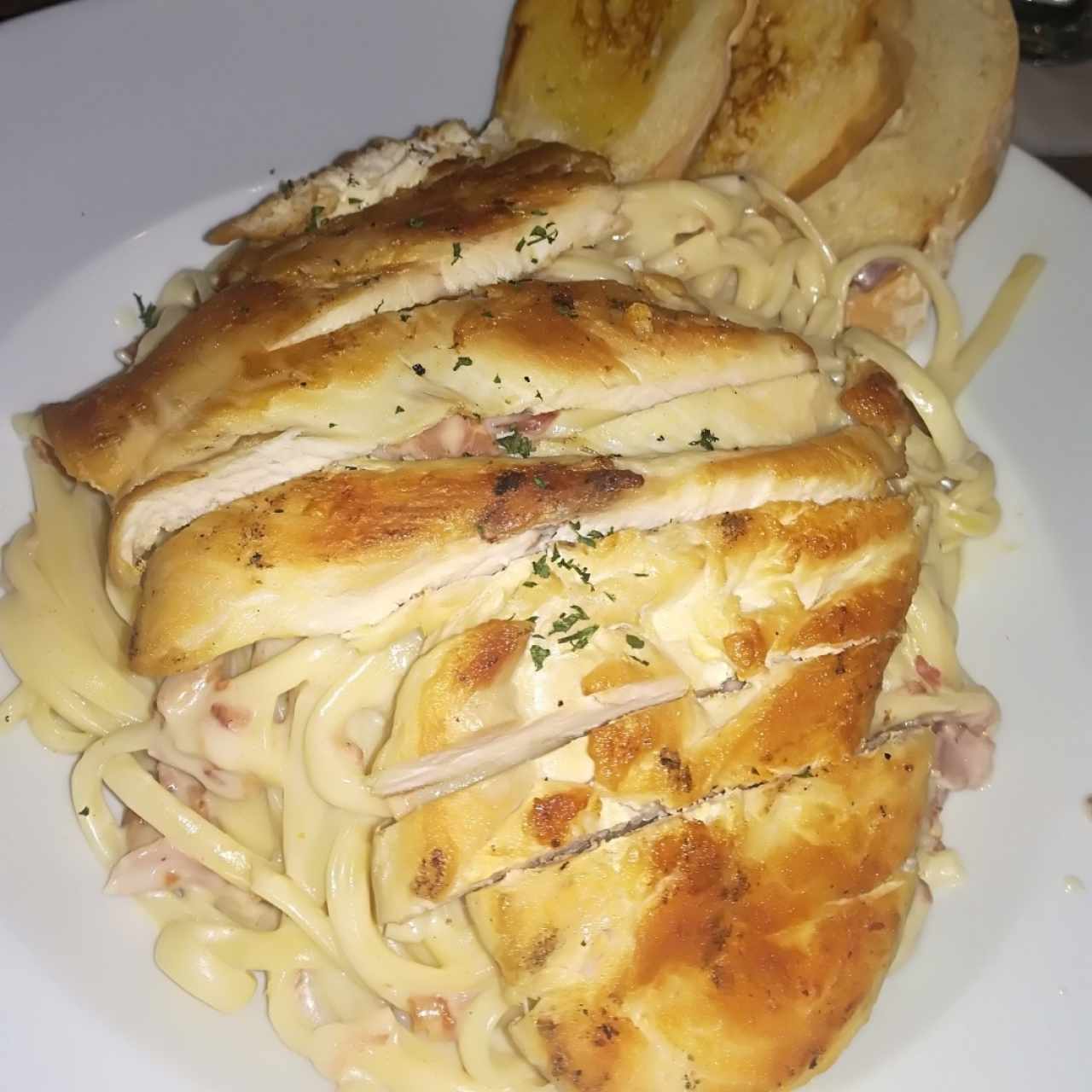 pasta a la carbonara con pollo