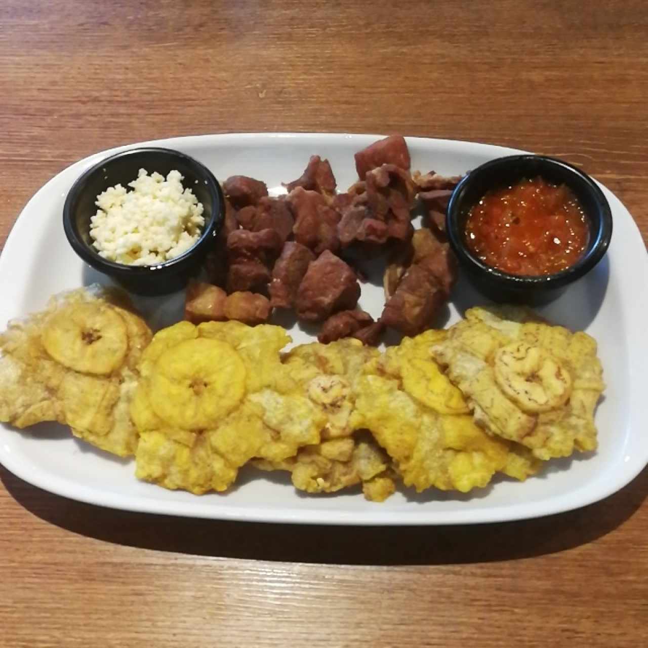 chicharrón y patacones