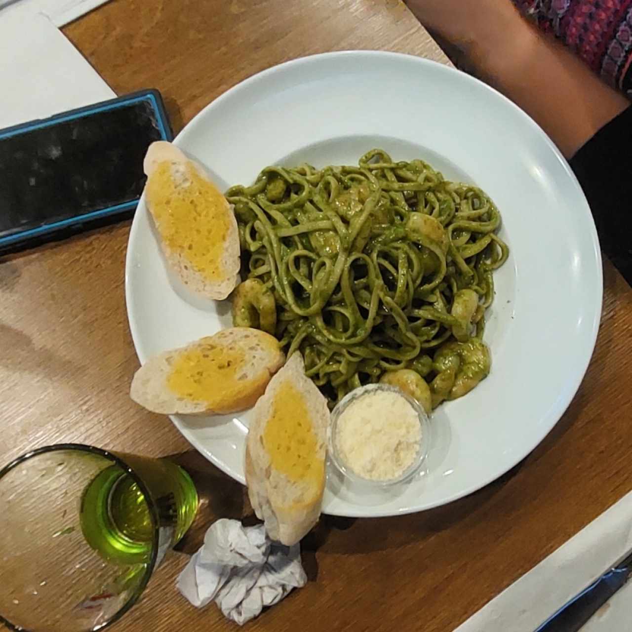 Pasta al Pesto con Camarones