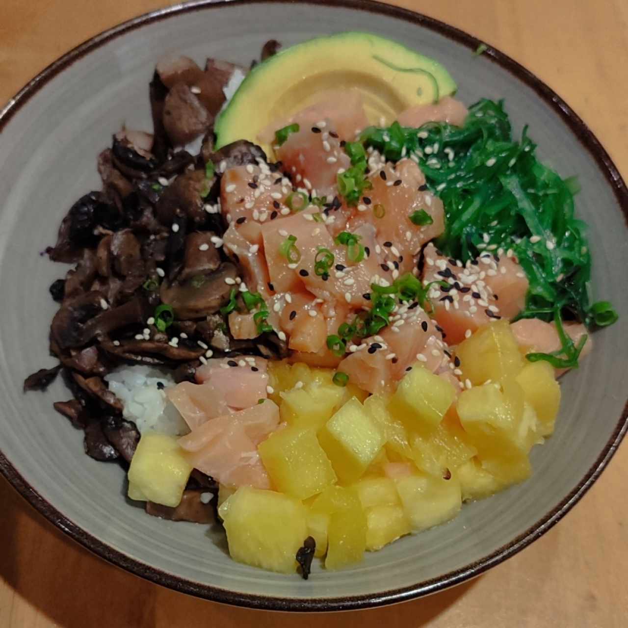 Saludable - Salmón Poke