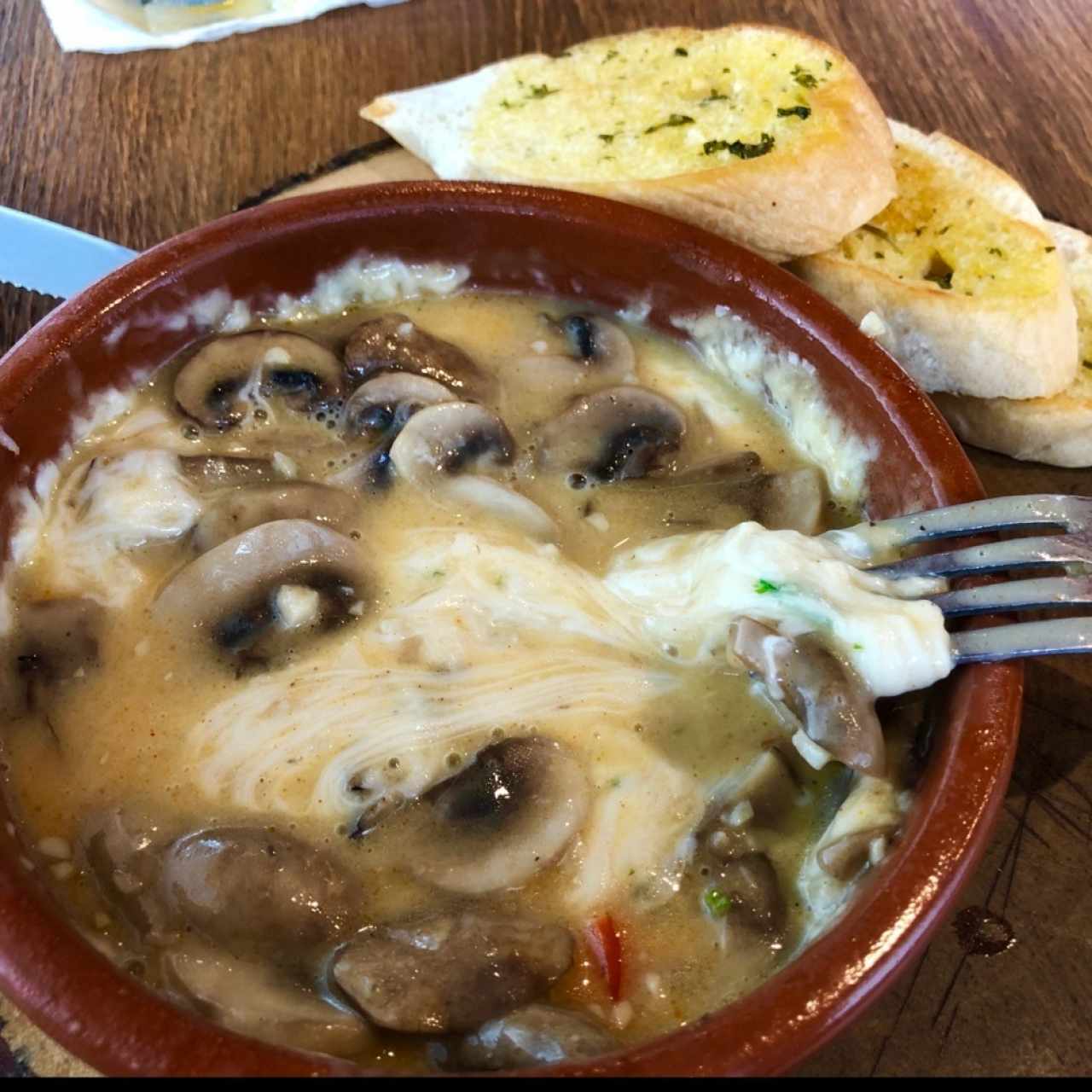 Entrada de champiñones con Queso Fundido