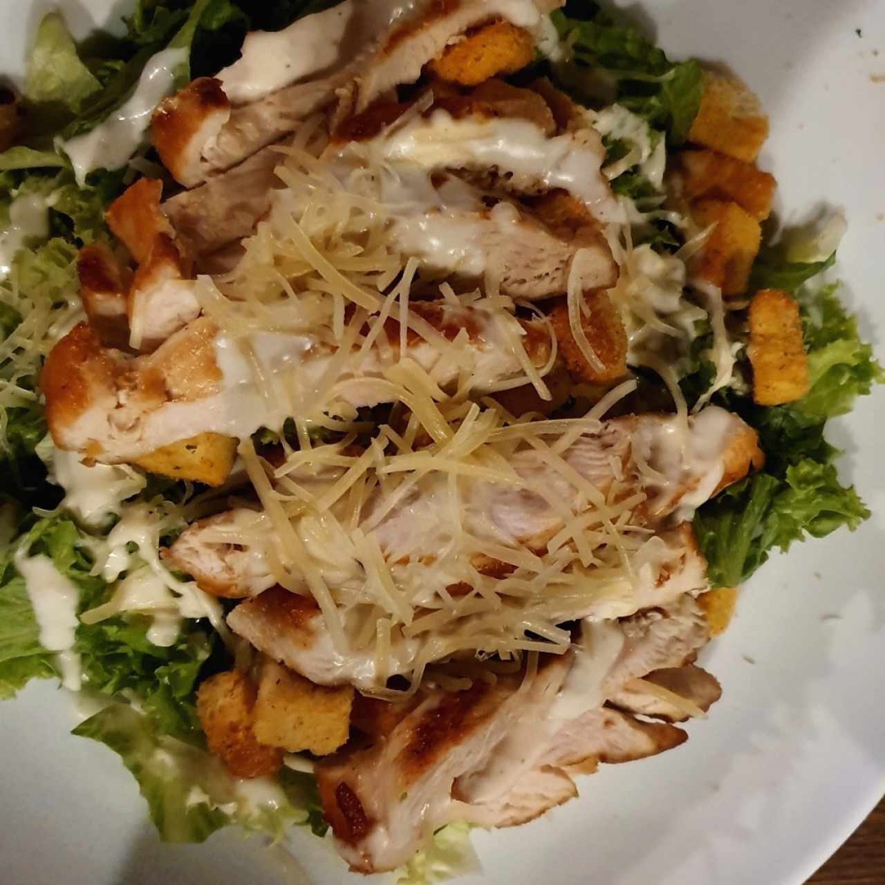 ensalada cesar con pollo